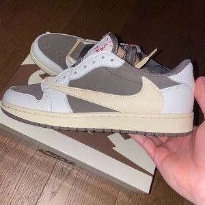 Nike Air Jordan 1 Low Travis Scott